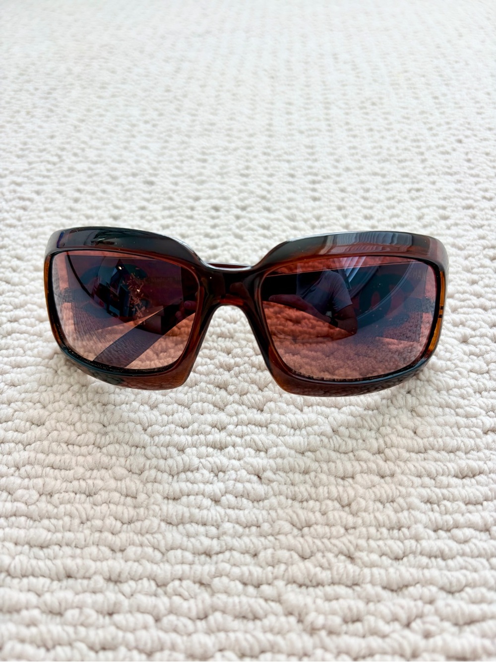 CHANEL Brown Gradient Logo Oversized Women's Sunglasses - Picture 3 of 6